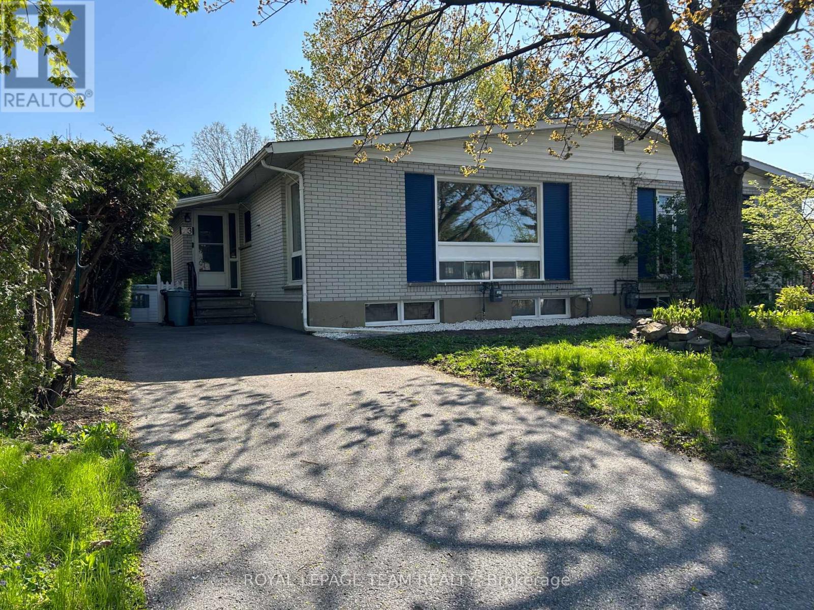 23 SOUTHVIEW CRESCENT, Ottawa, Ontario