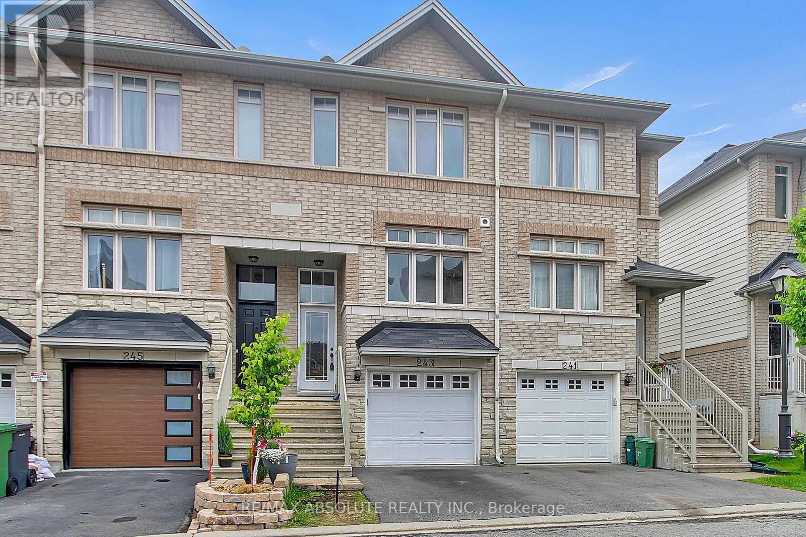243 STROGET PRIVATE, Ottawa, Ontario