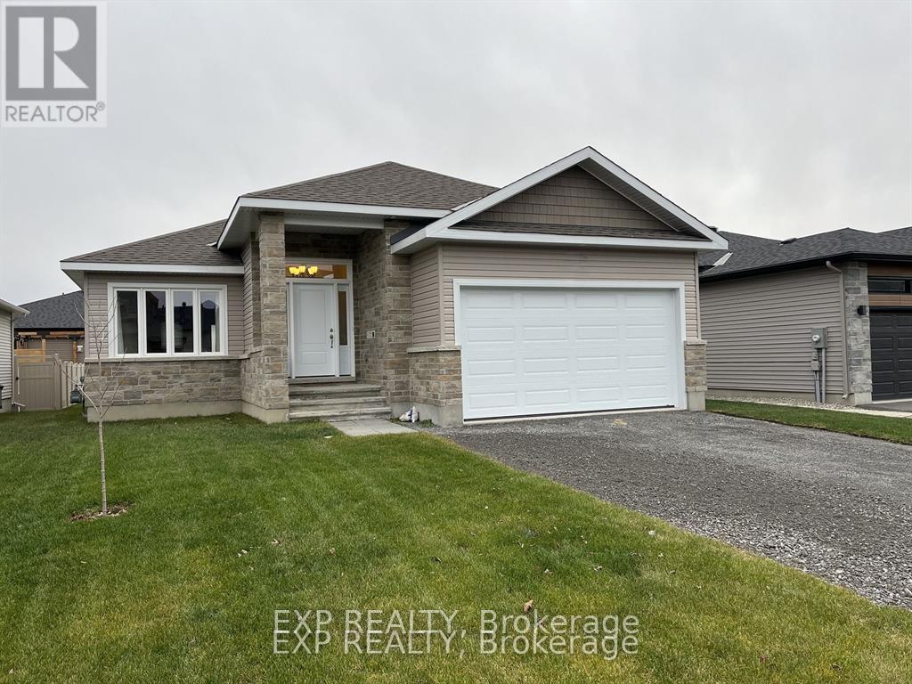 53 CRAIG STREET, Russell, Ontario