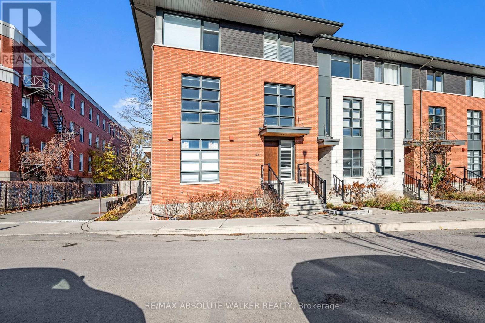 29 OBLATS AVENUE, Ottawa, Ontario