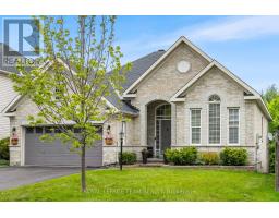 22 LEATHERWOOD CRESCENT, Ottawa, Ontario