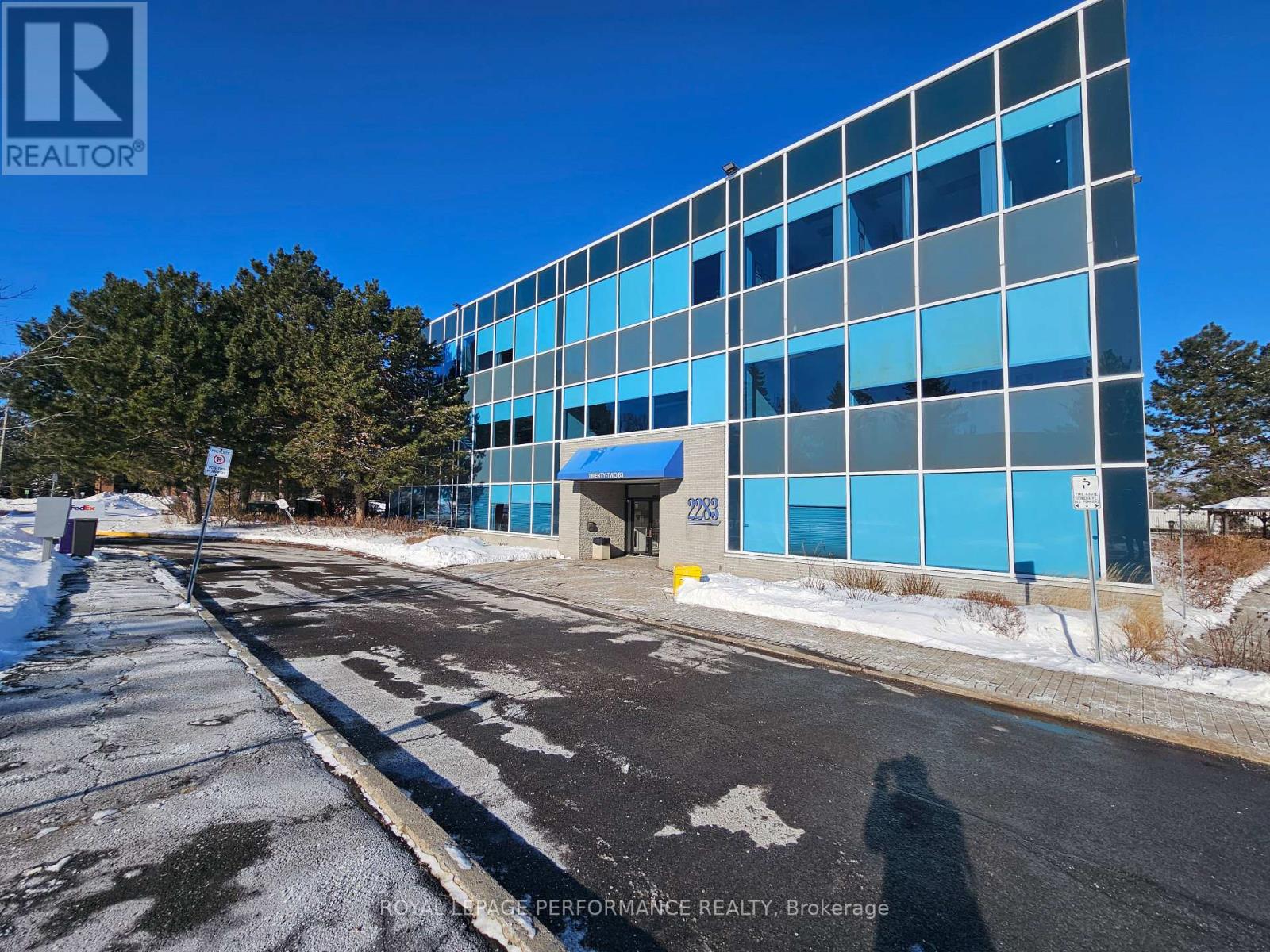 304 - 2283 ST LAURENT BOULEVARD, Ottawa, Ontario