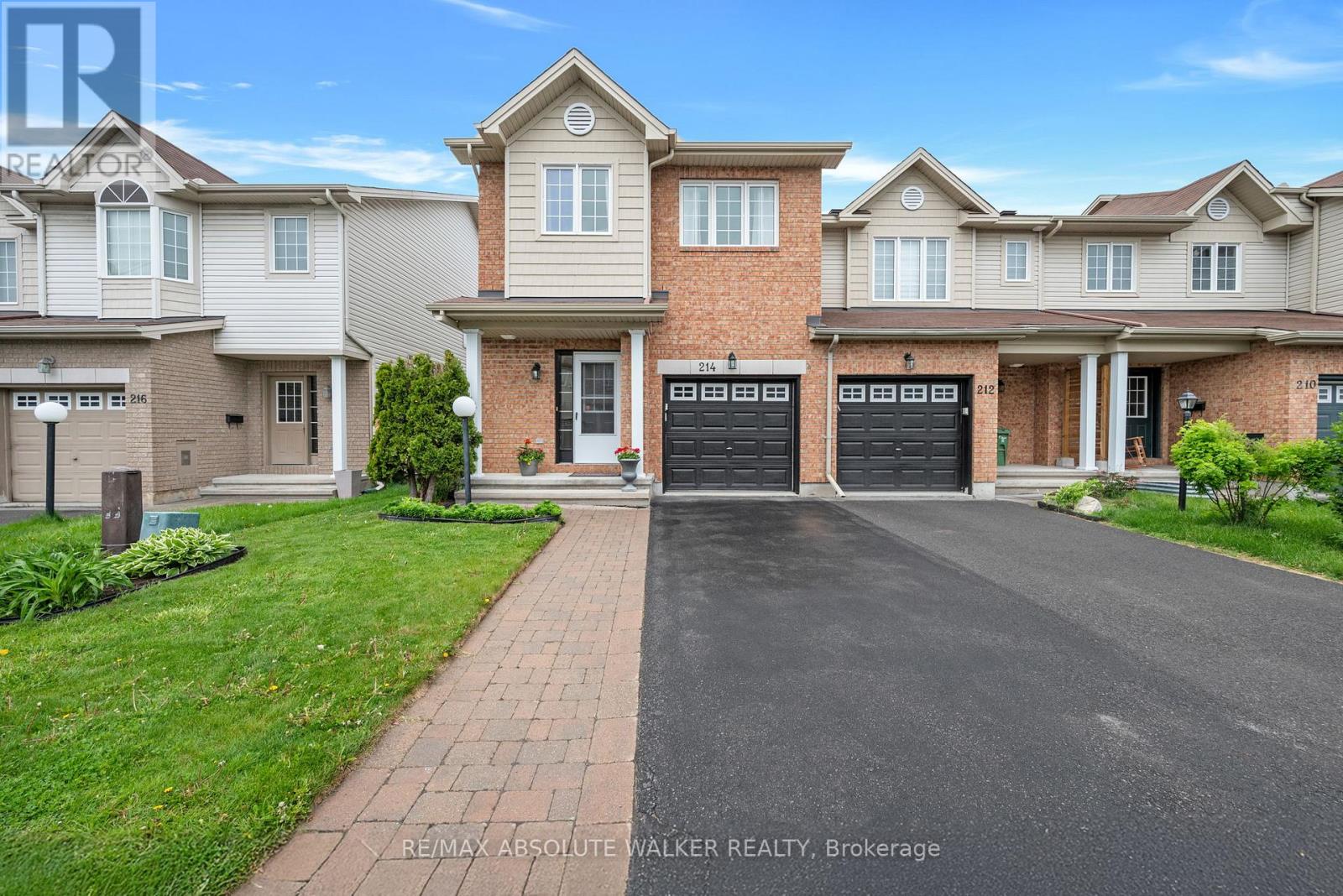 214 LAMPLIGHERS DRIVE, Ottawa, Ontario