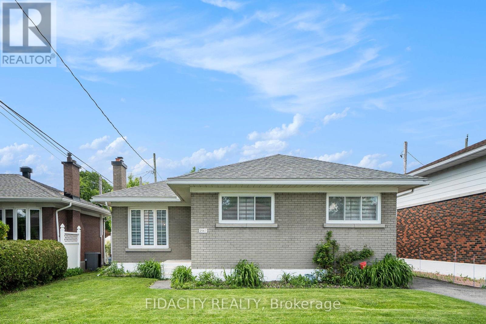 2147 IRIS STREET, Ottawa, Ontario