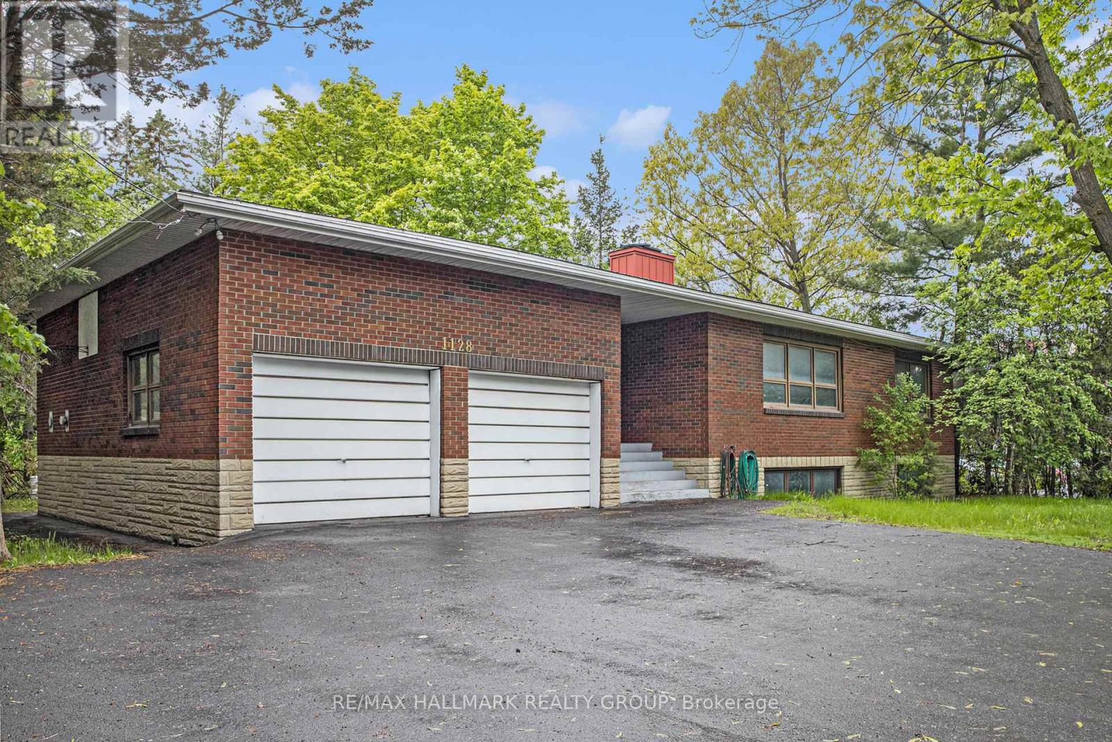1128 CUMMINGS AVENUE, Ottawa, Ontario