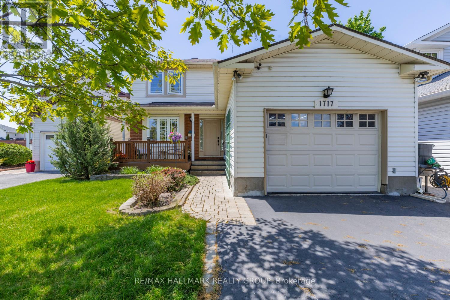 1717 TACHE WAY, Ottawa, Ontario
