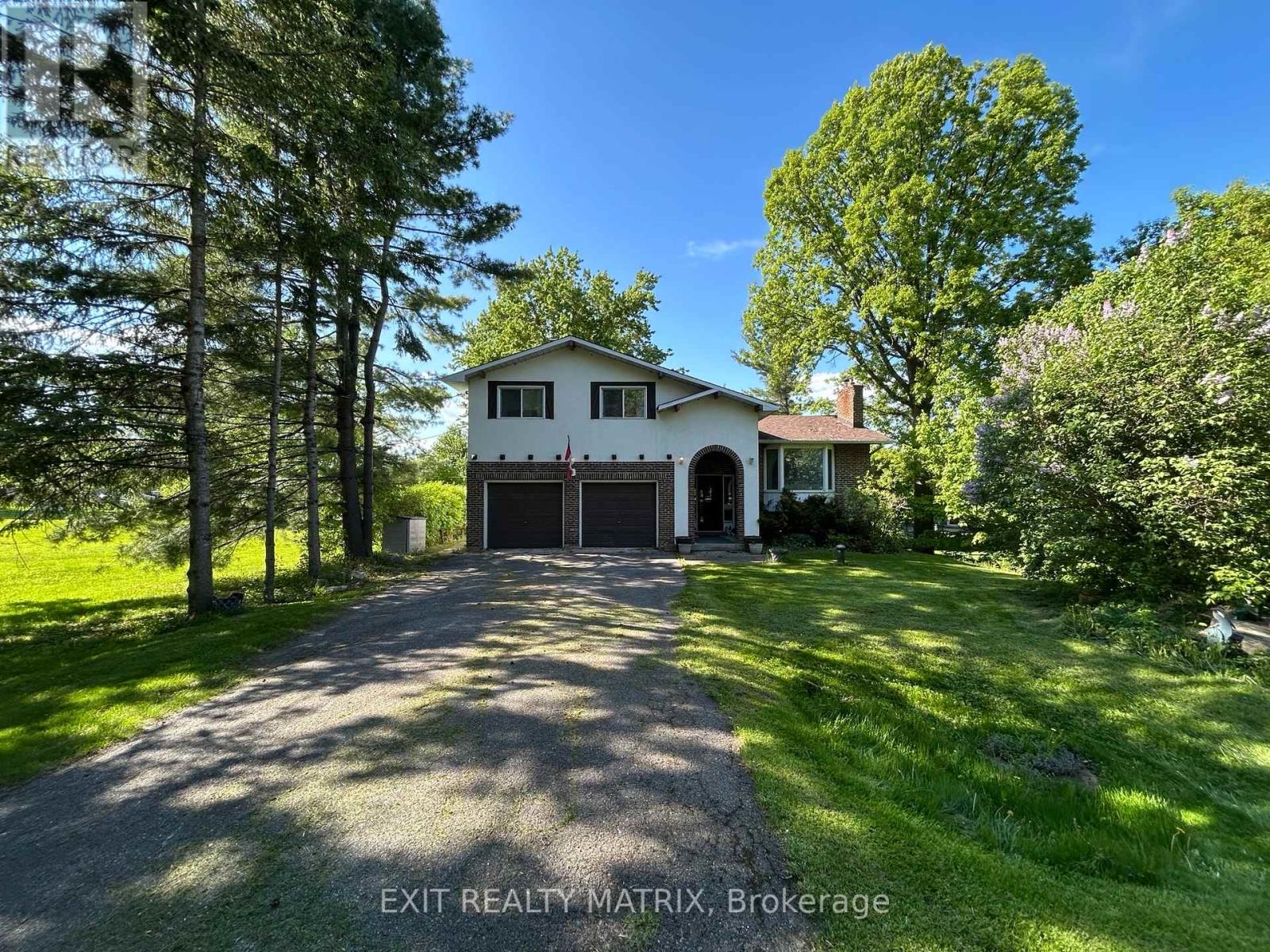 2535 THIRD STREET, Ottawa, Ontario