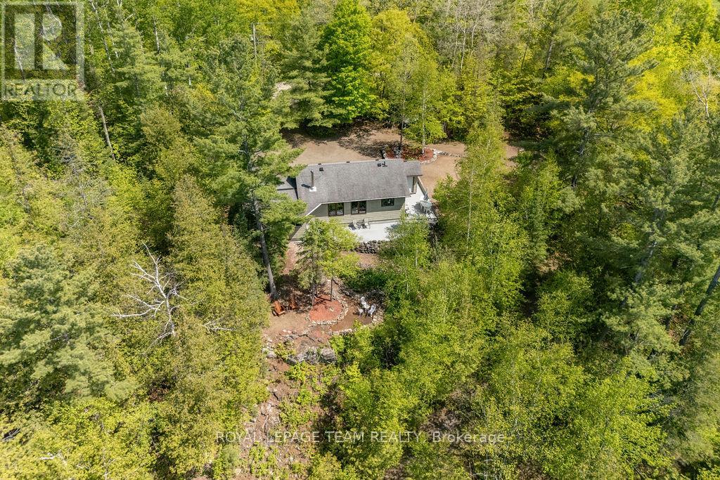 861 STONES LAKE ROAD, Greater Madawaska, Ontario