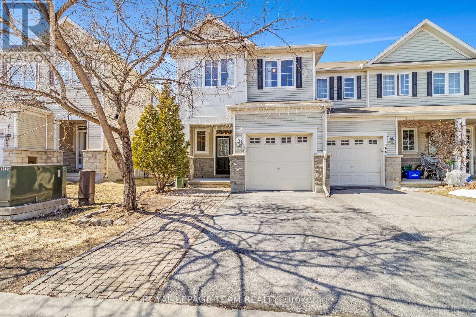 910 CALDERMILL PRIVATE W, Ottawa, Ontario
