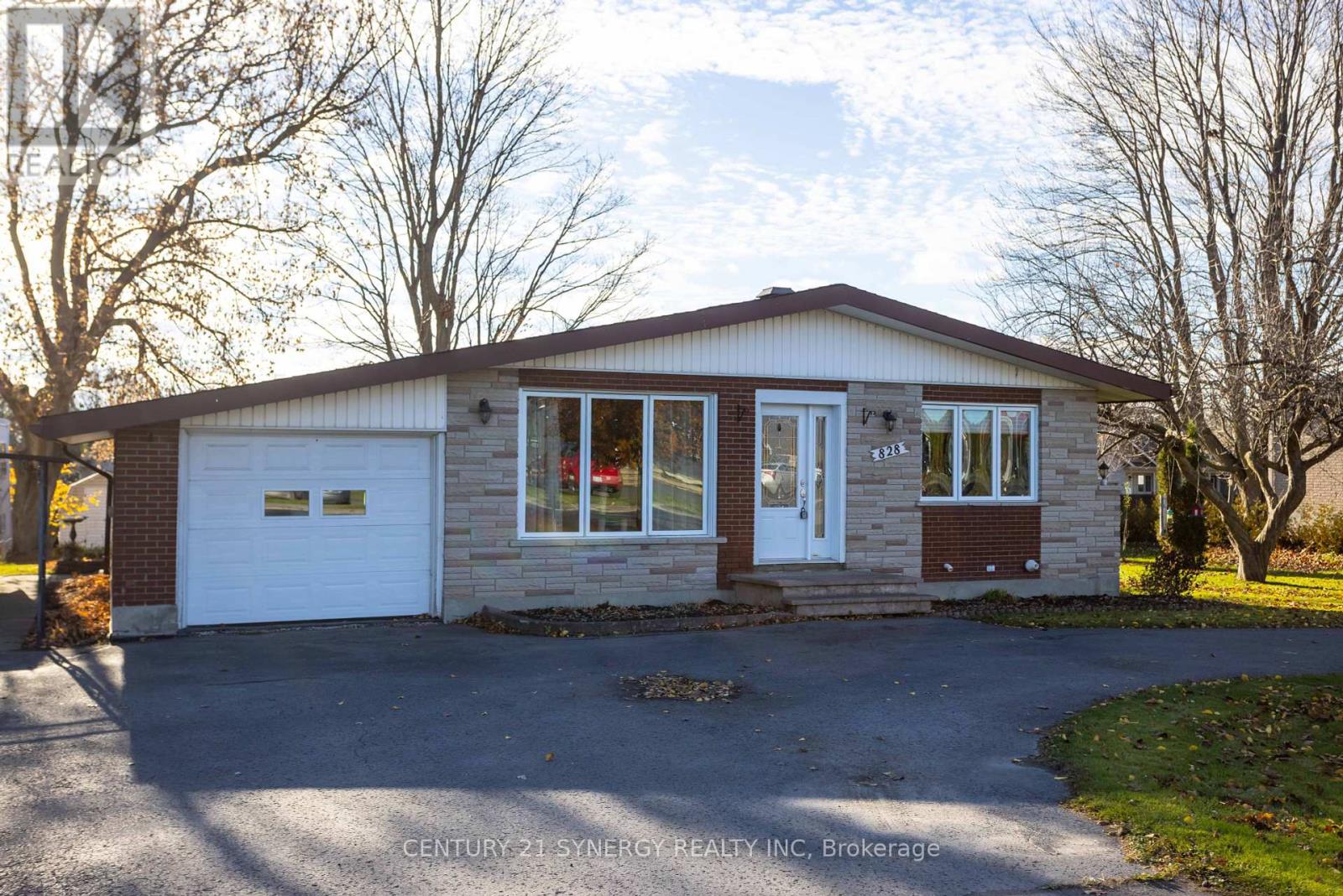 A - 828 NOTRE DAME STREET, Russell, Ontario