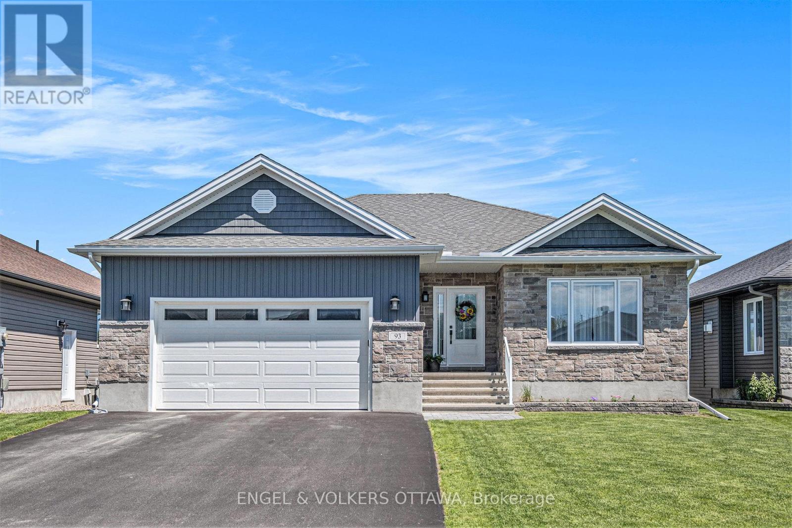 93 OTTERIDGE AVENUE, Renfrew, Ontario