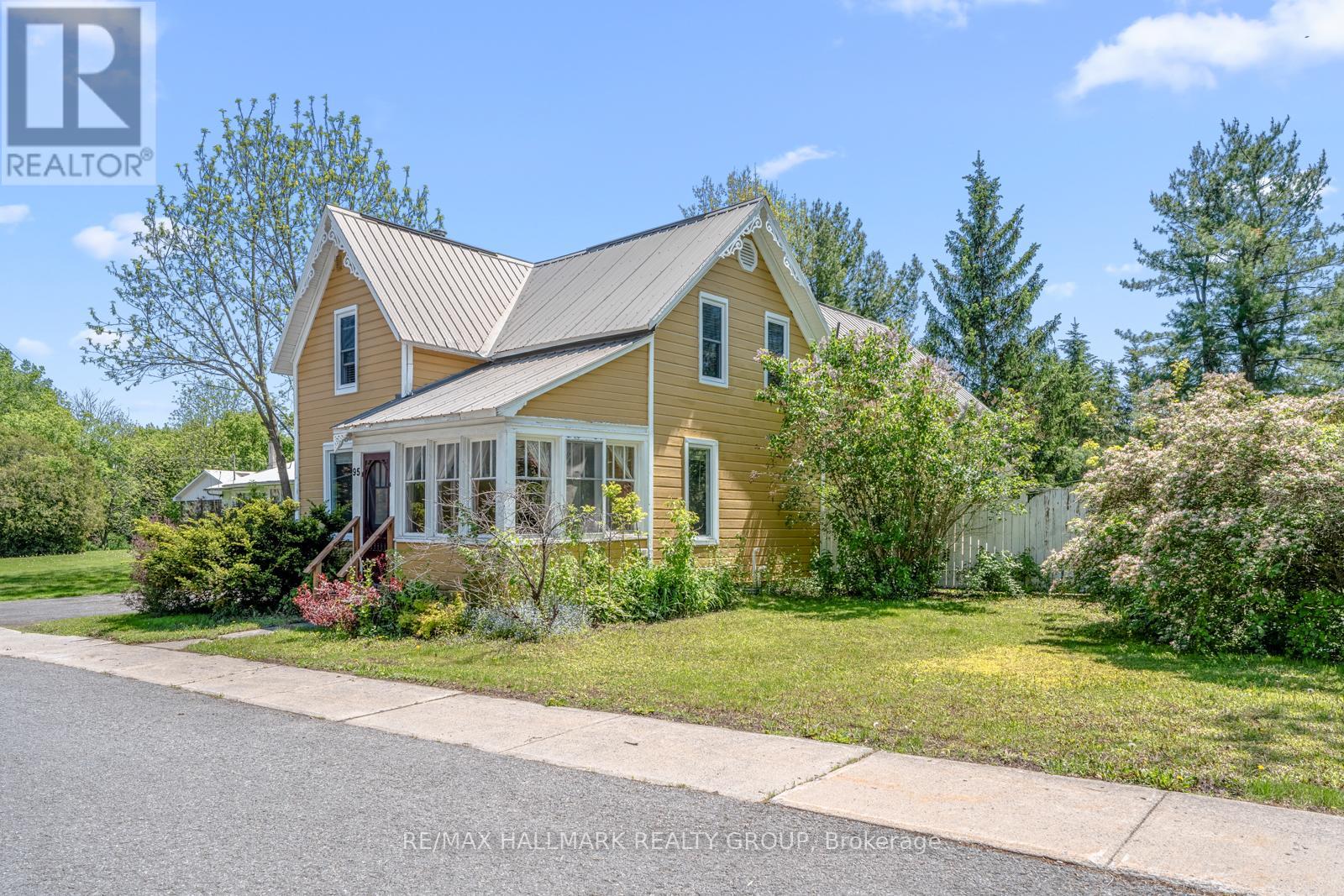 95 MOREWOOD STREET, North Dundas, Ontario