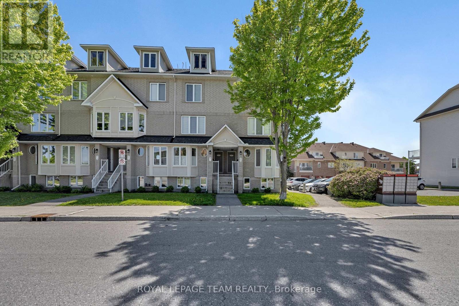 6 - 85 CRESTHAVEN DRIVE, Ottawa, Ontario