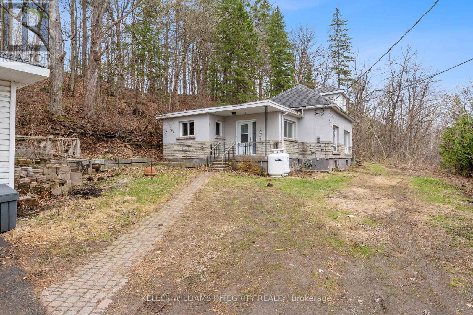 3722 ST JOSEPH BOULEVARD, Ottawa, Ontario