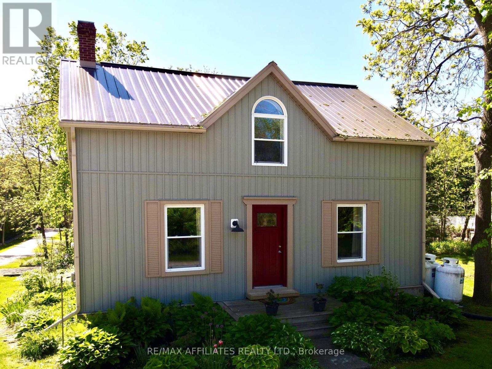 8 STEVENS STREET, Rideau Lakes, Ontario