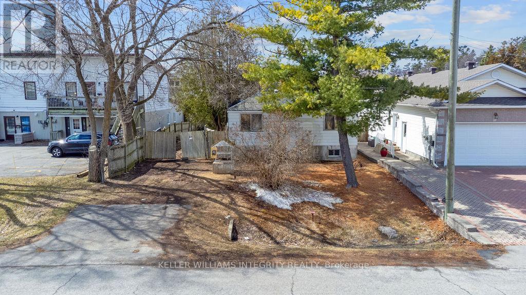 924 BEAUCHAMP AVENUE, Ottawa, Ontario