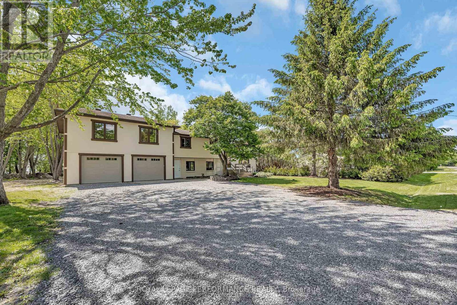 9 BOLS STREET W, Russell, Ontario