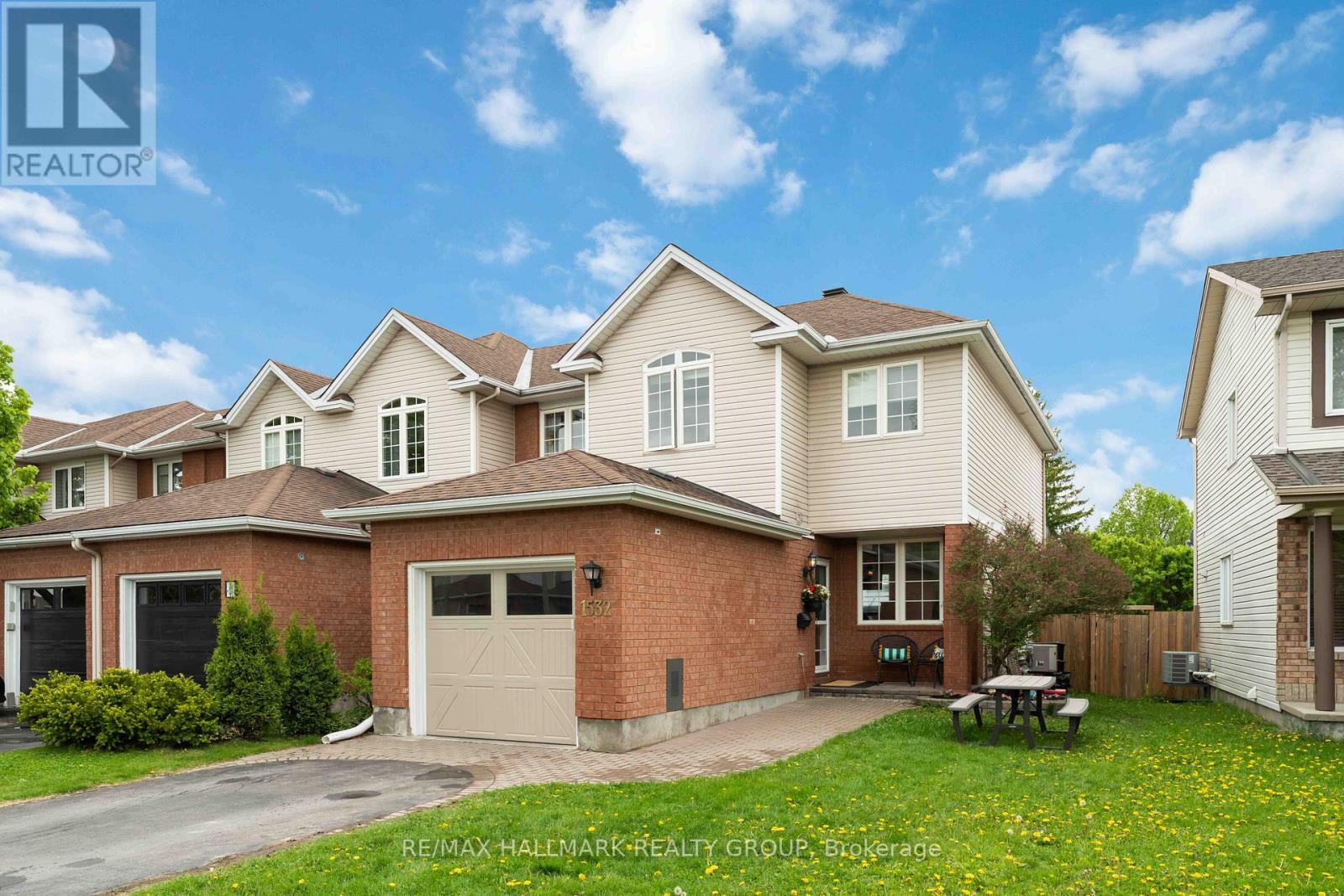 1532 DUPLANTE AVENUE, Ottawa, Ontario