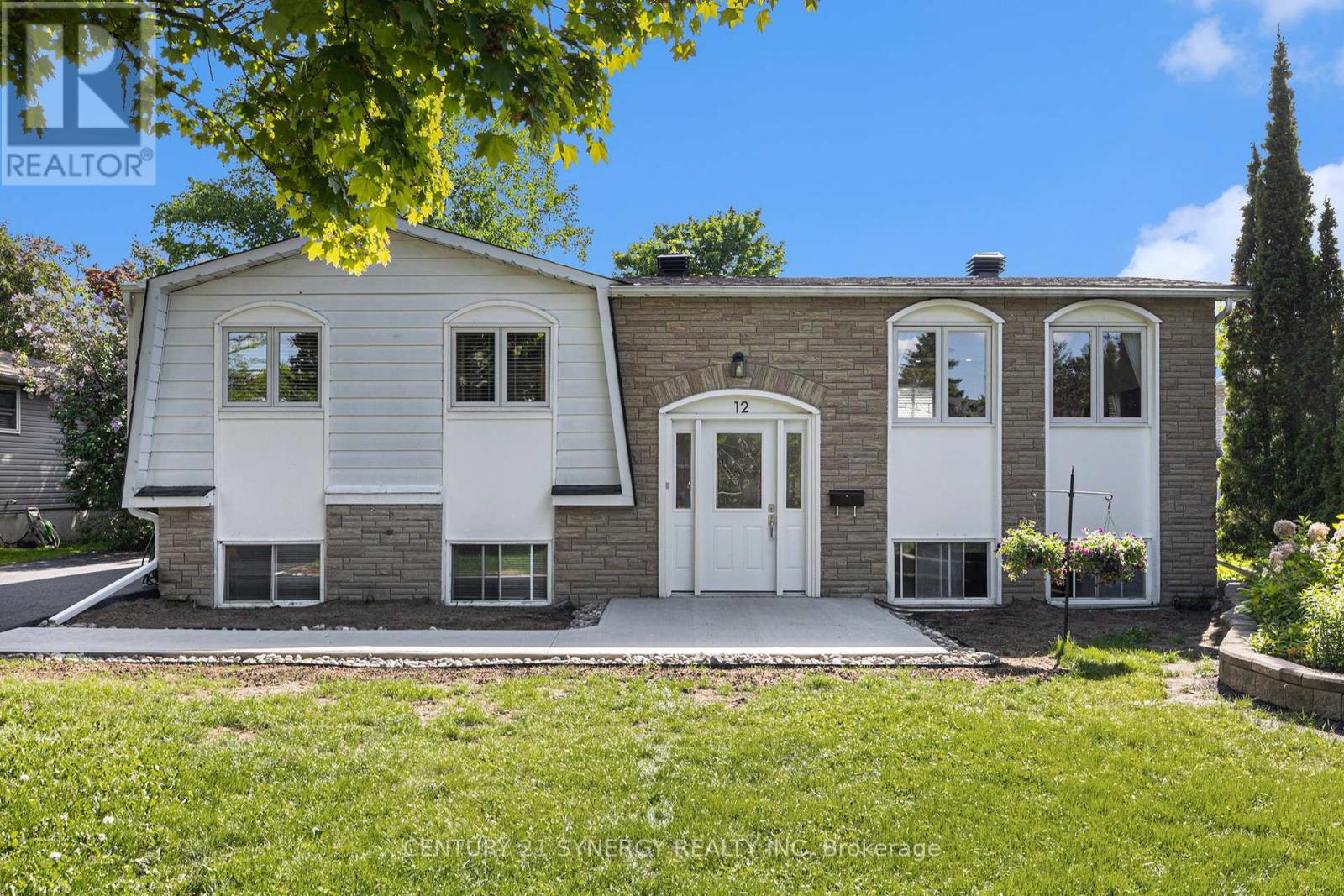 12 MORGAN AVENUE, Perth, Ontario
