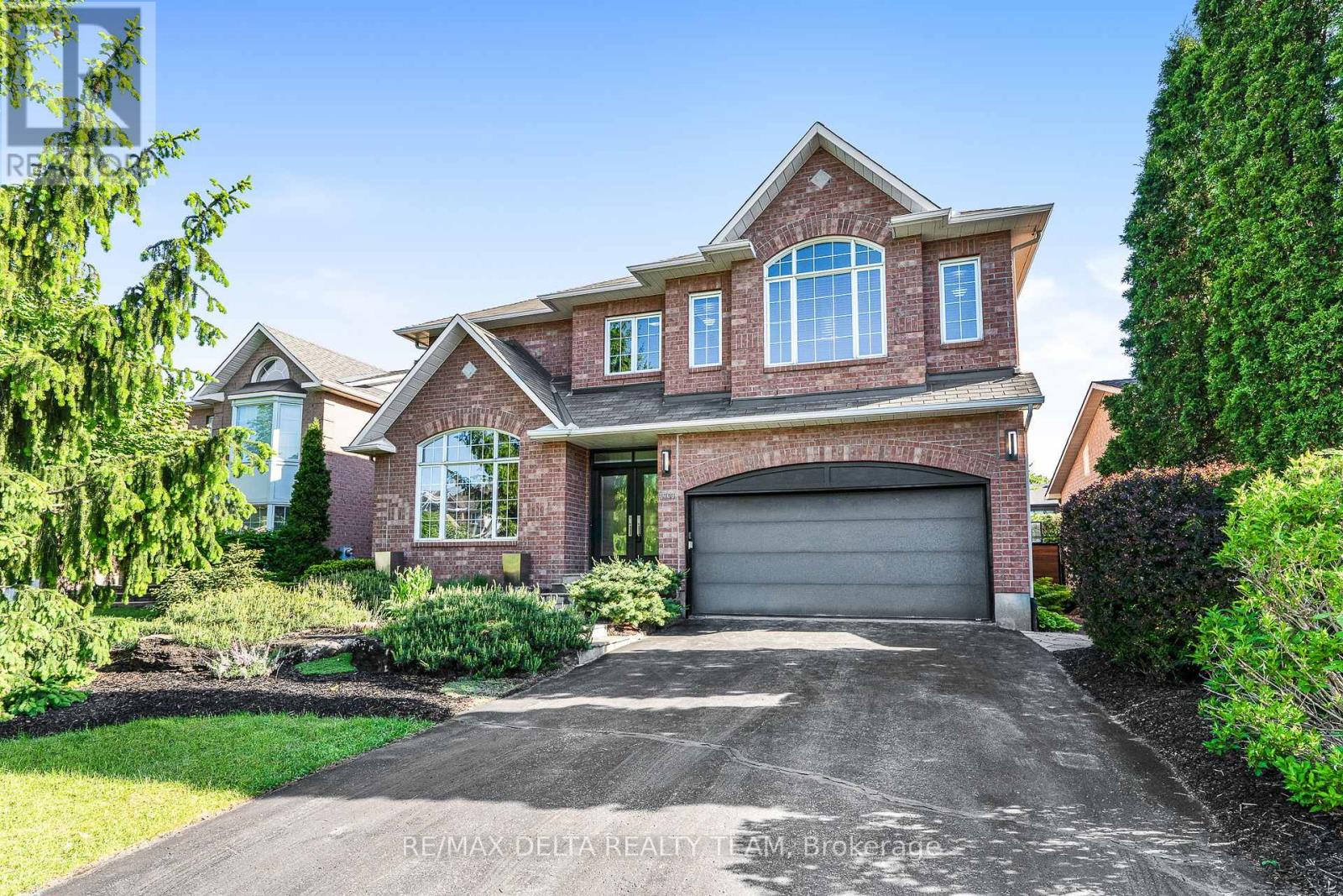 1703 DES SAPINS GARDENS, Ottawa, Ontario