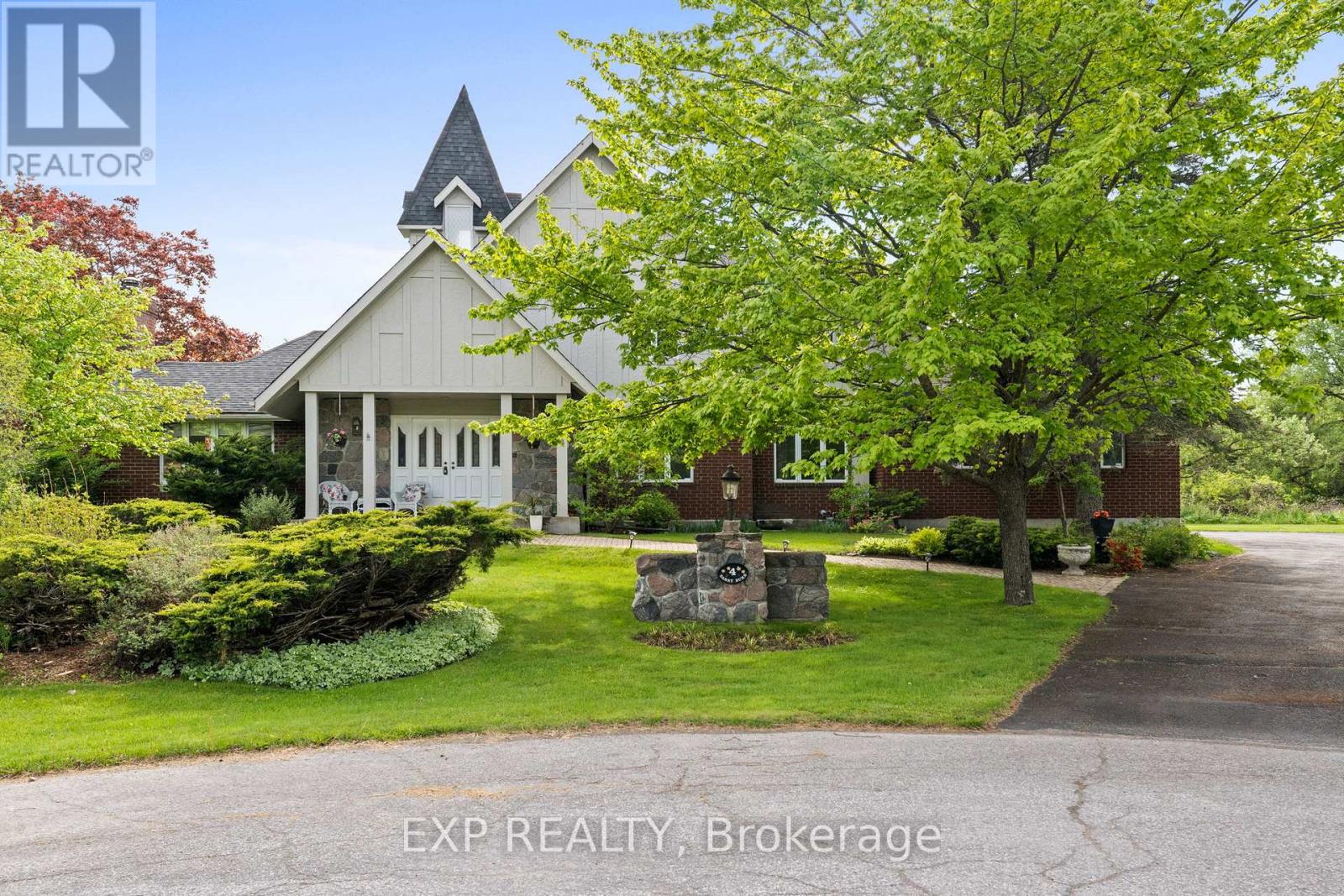 4 BARRY BURN COURT, Ottawa, Ontario