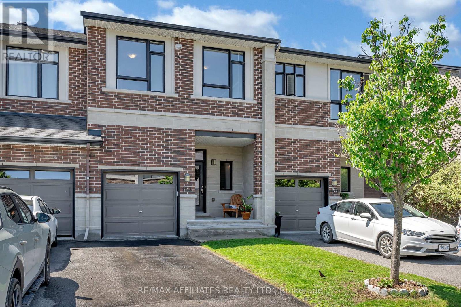 153 MATTINGLY WAY, Ottawa, Ontario