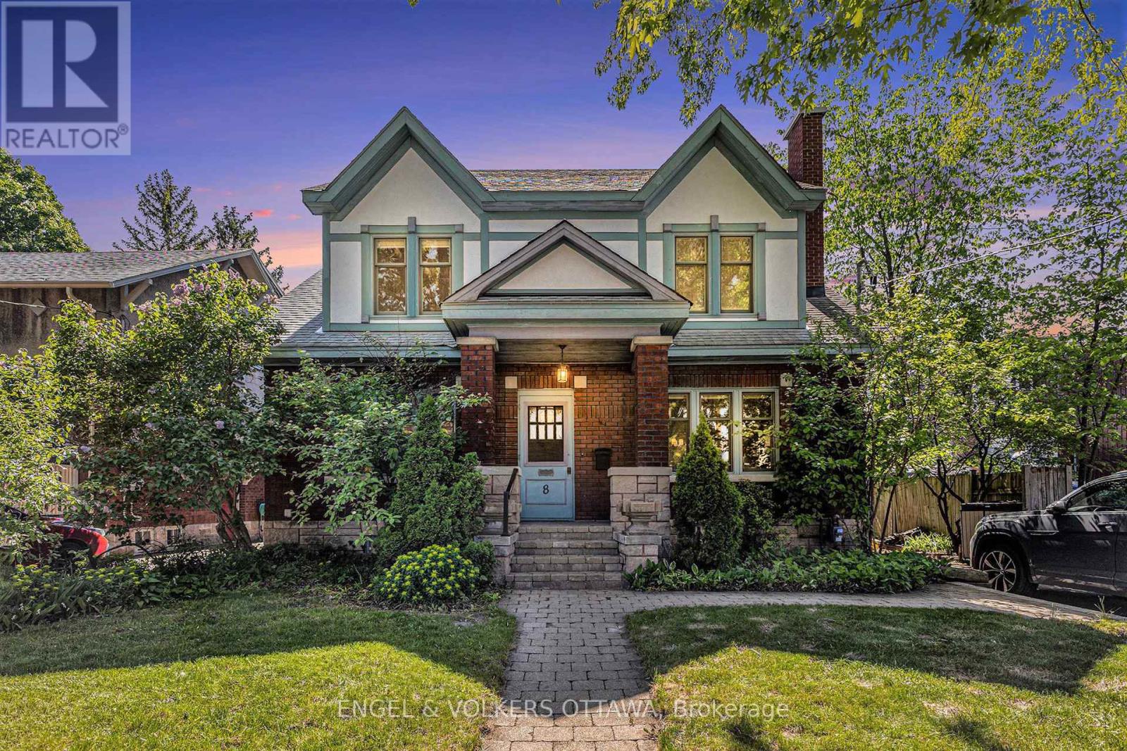 8 GRANVILLE AVENUE, Ottawa, Ontario