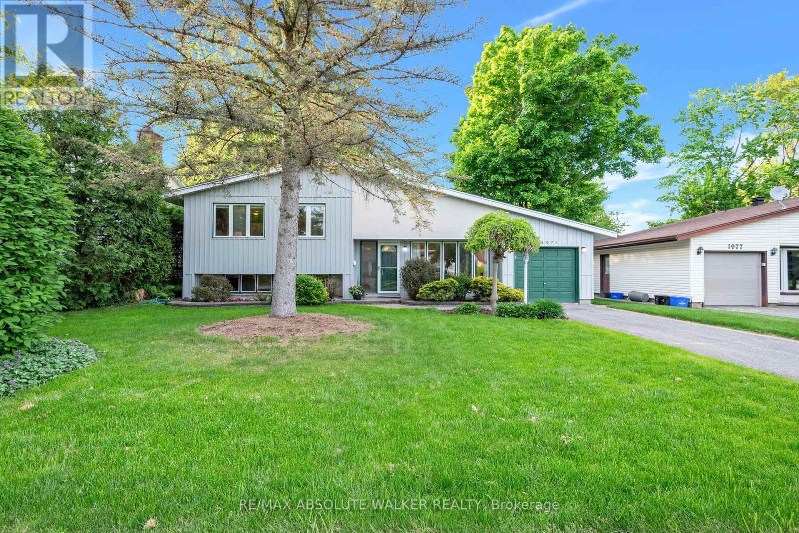 1975 OAKDEAN CRESCENT, Ottawa, Ontario
