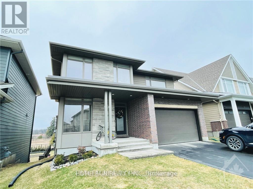 126 ESCARPMENT CRESCENT, Ottawa, Ontario
