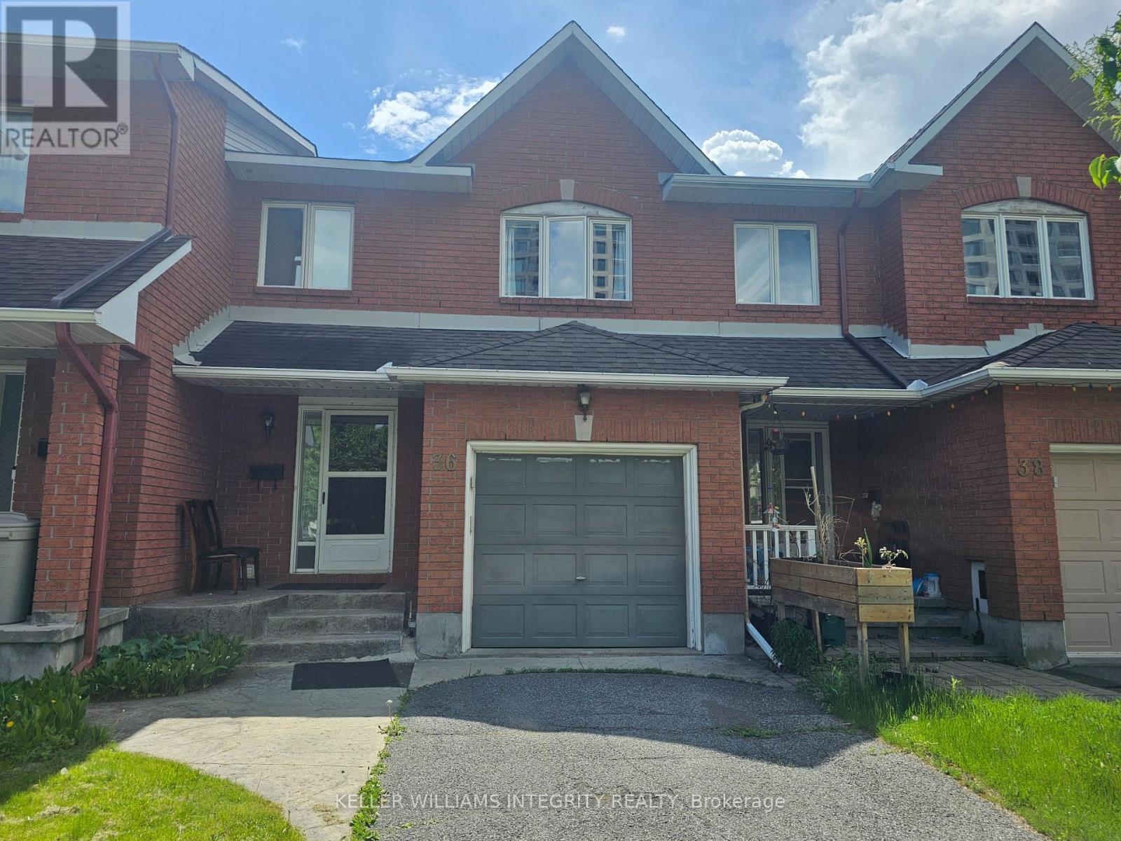 36 THORNBURY CRESCENT, Ottawa, Ontario