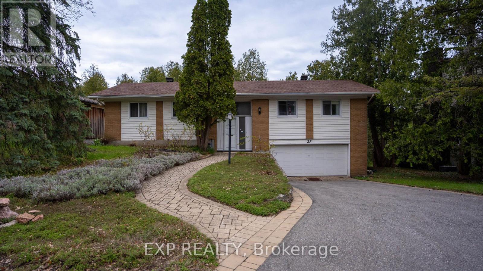 27 COMMANCHE DRIVE, Ottawa, Ontario