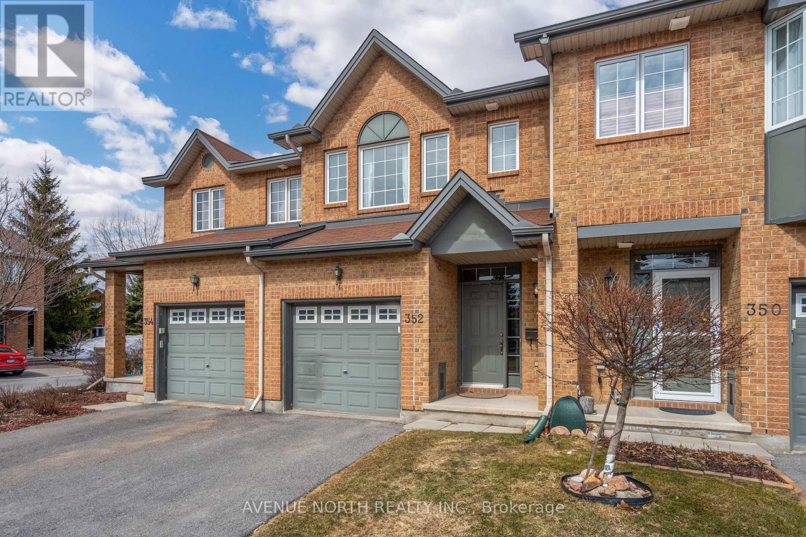 352 FREEDOM PRIVATE, Ottawa, Ontario