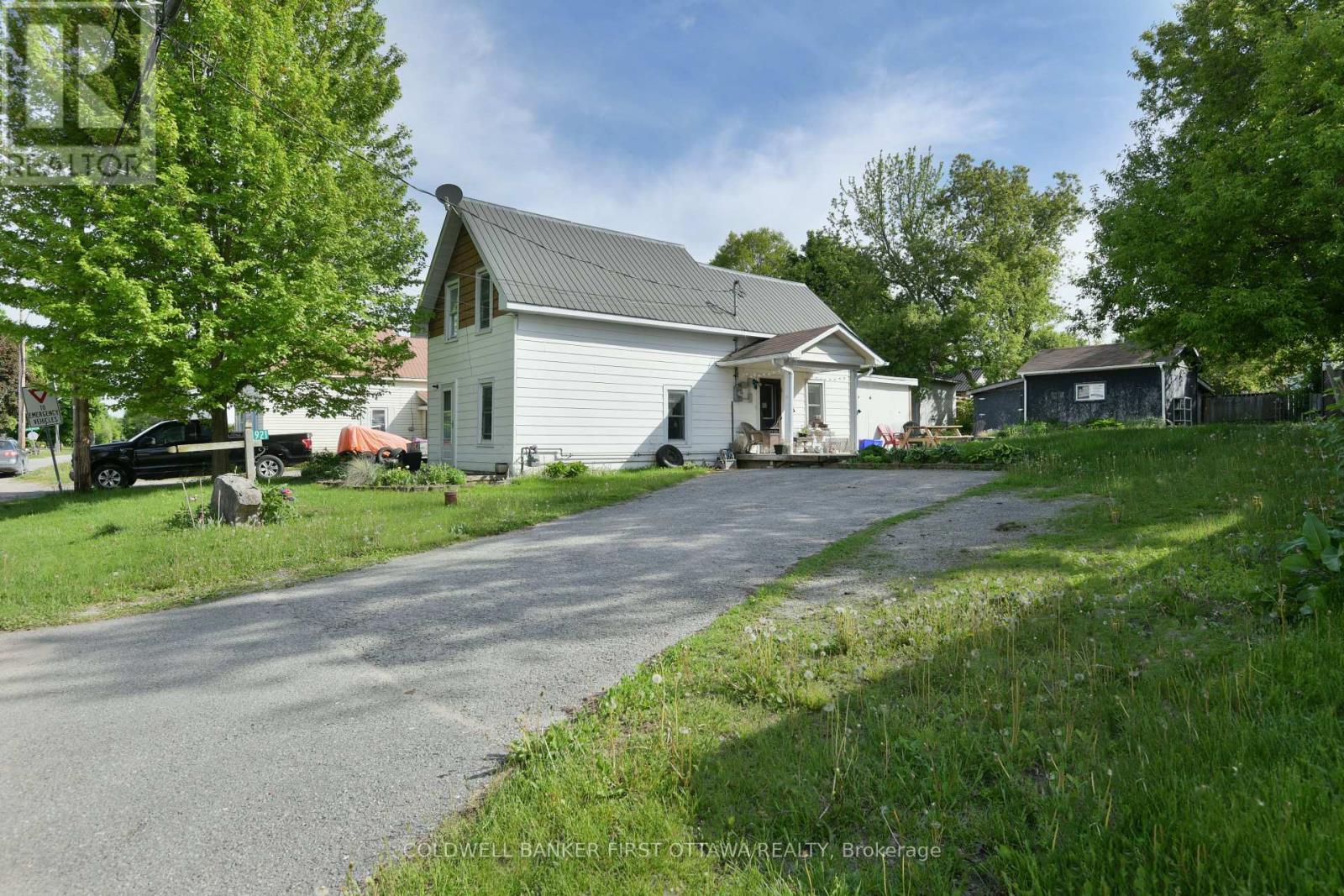 921 CENTRE STREET, McNab/Braeside, Ontario