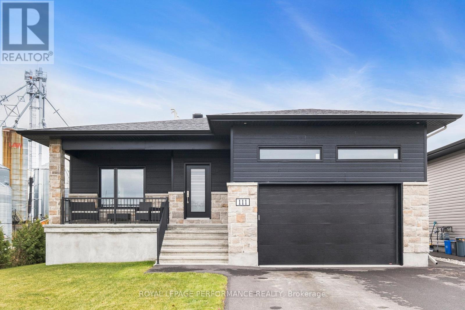 111 CHATEAUGUAY STREET, Russell, Ontario