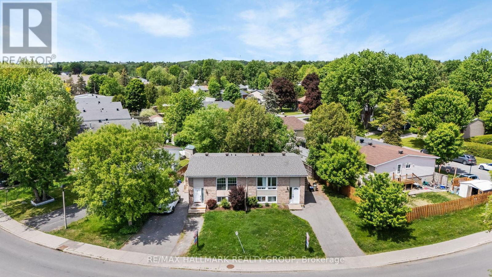 137 GLAMORGAN DRIVE, Ottawa, Ontario