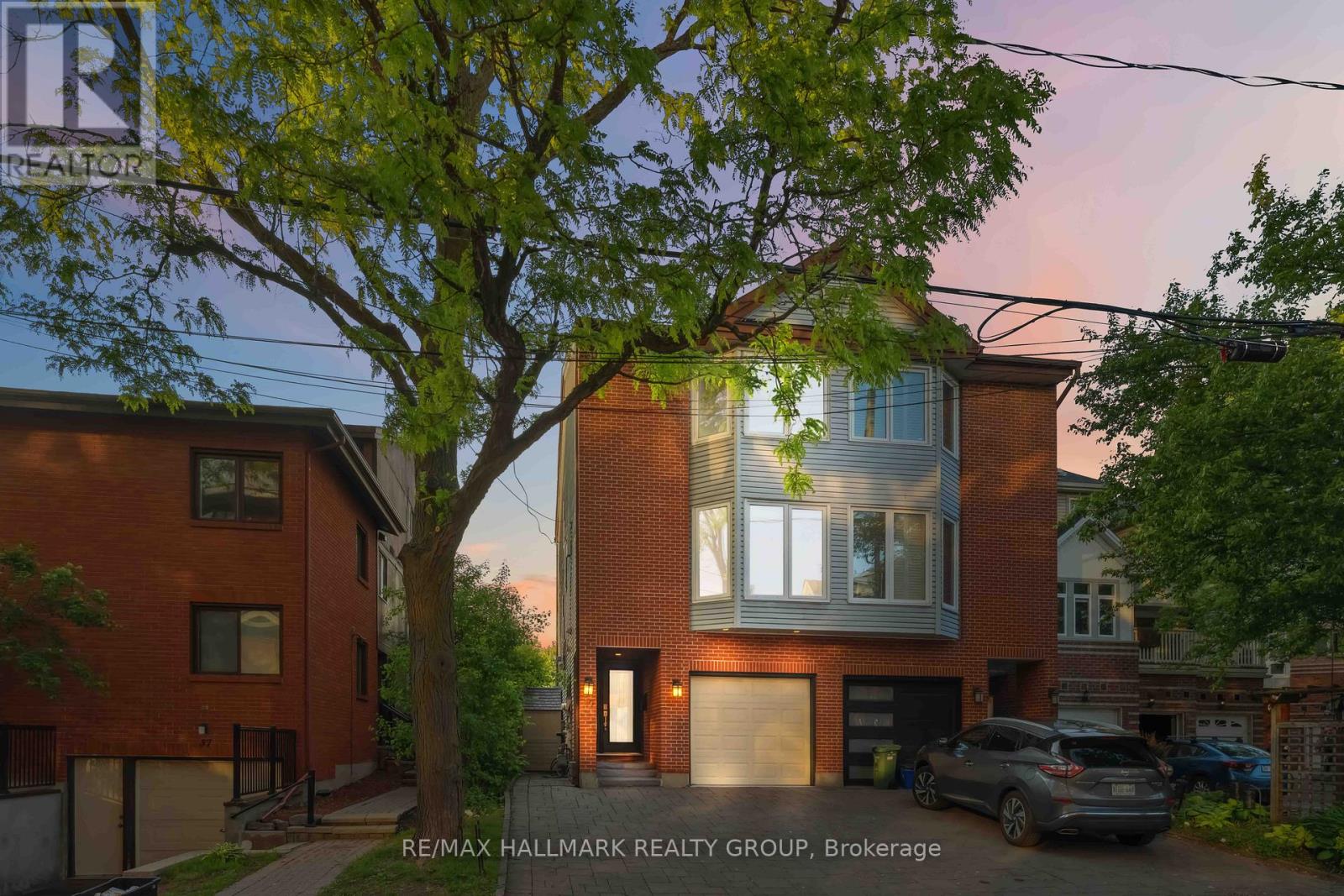 39 ROBINSON AVENUE, Ottawa, Ontario