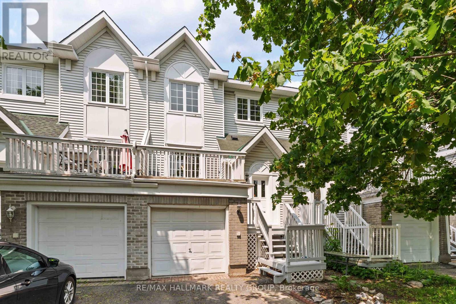 4 CASTLEGREEN PRIVATE, Ottawa, Ontario