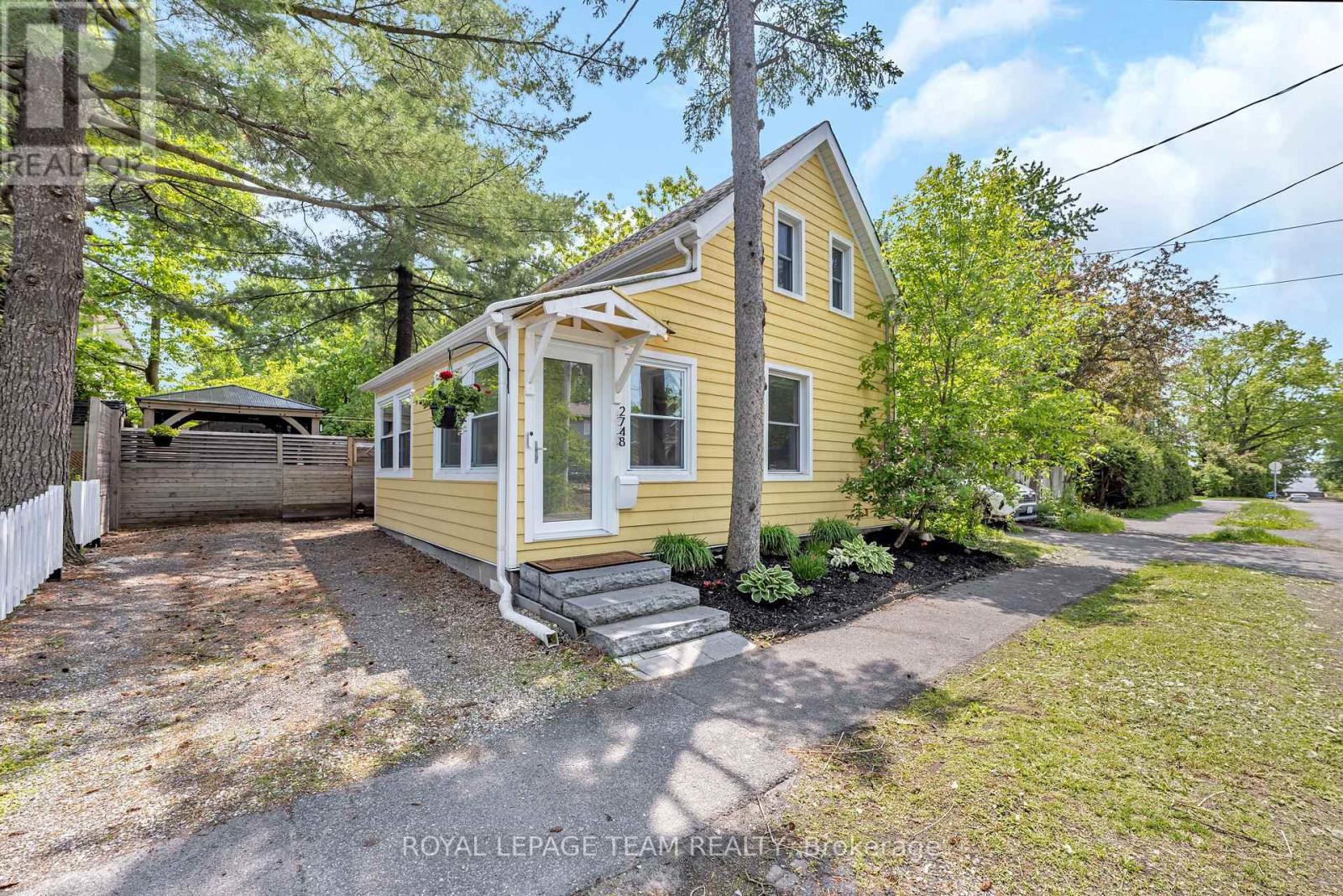 2748 ROWATT STREET, Ottawa, Ontario