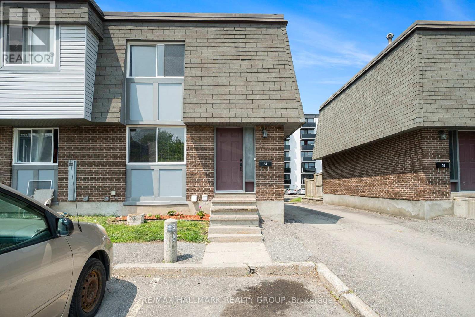 54 CORLEY PRIVATE, Ottawa, Ontario