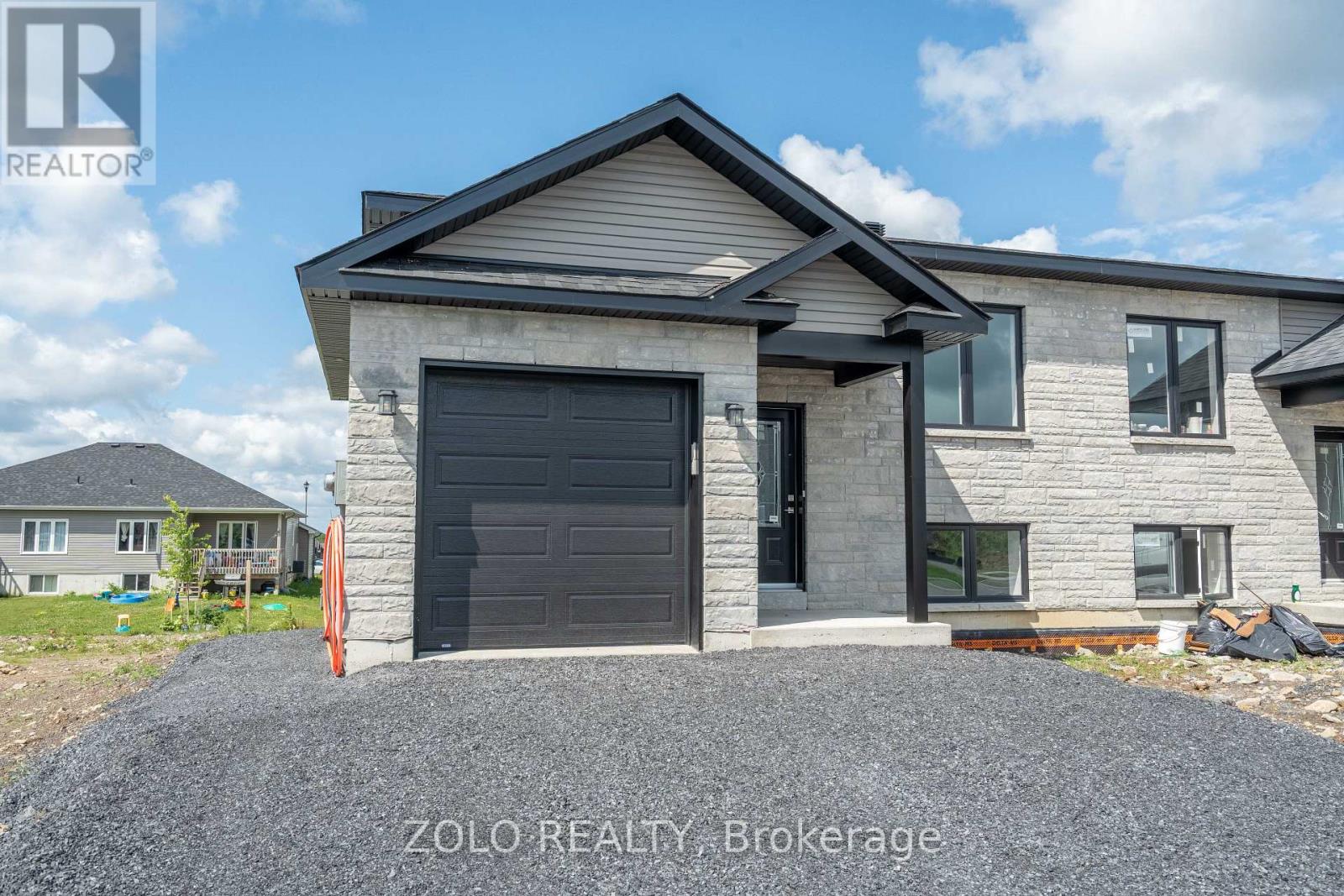 61 ROYAL DRIVE, Cornwall, Ontario
