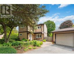 25 CHIMO DRIVE, Ottawa, Ontario