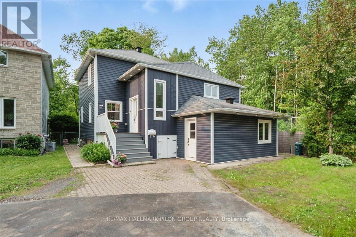 84 EASTPARK DRIVE, Ottawa, Ontario