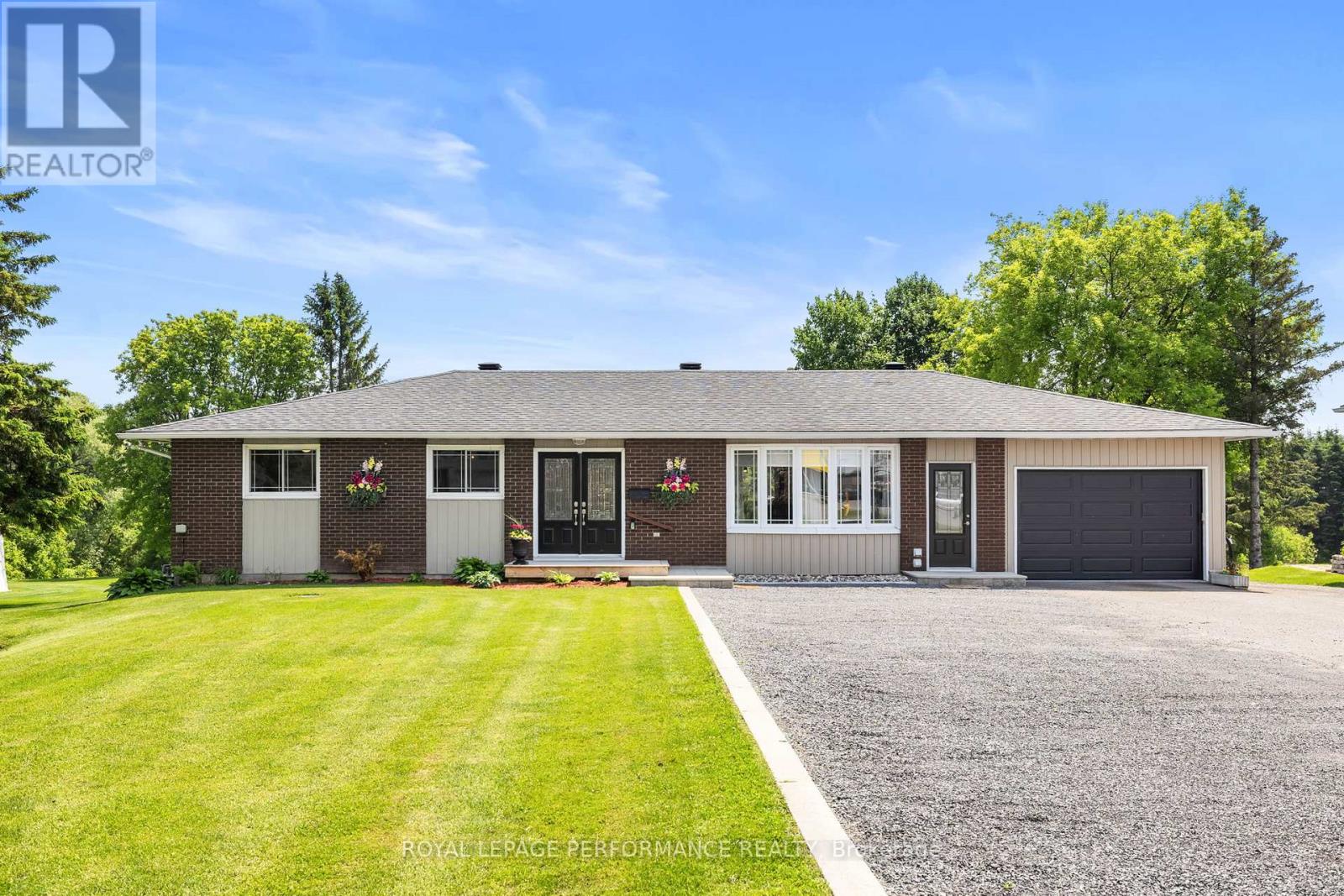 782 NOTRE DAME STREET, Russell, Ontario