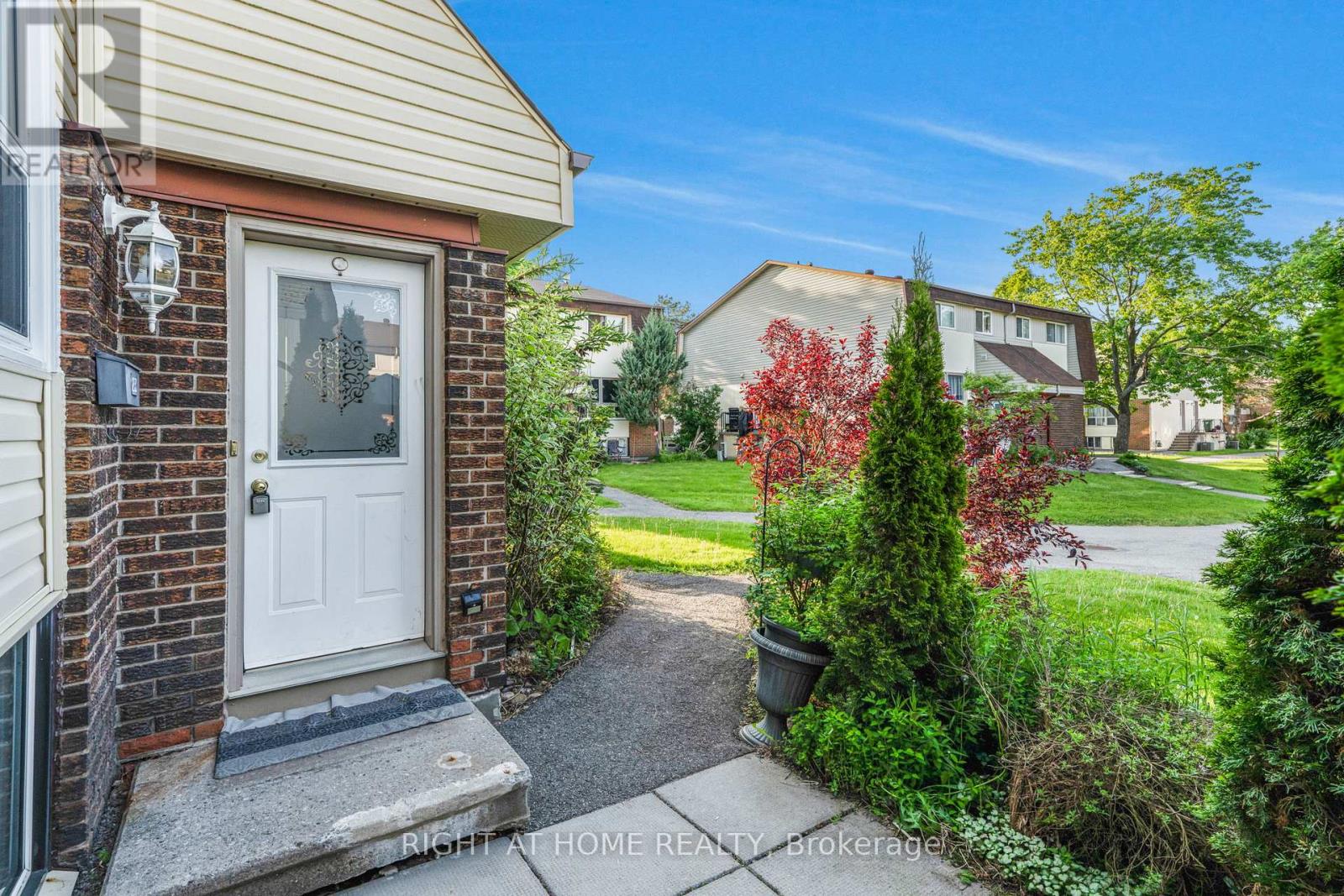 23D FORESTER CRESCENT, Ottawa, Ontario