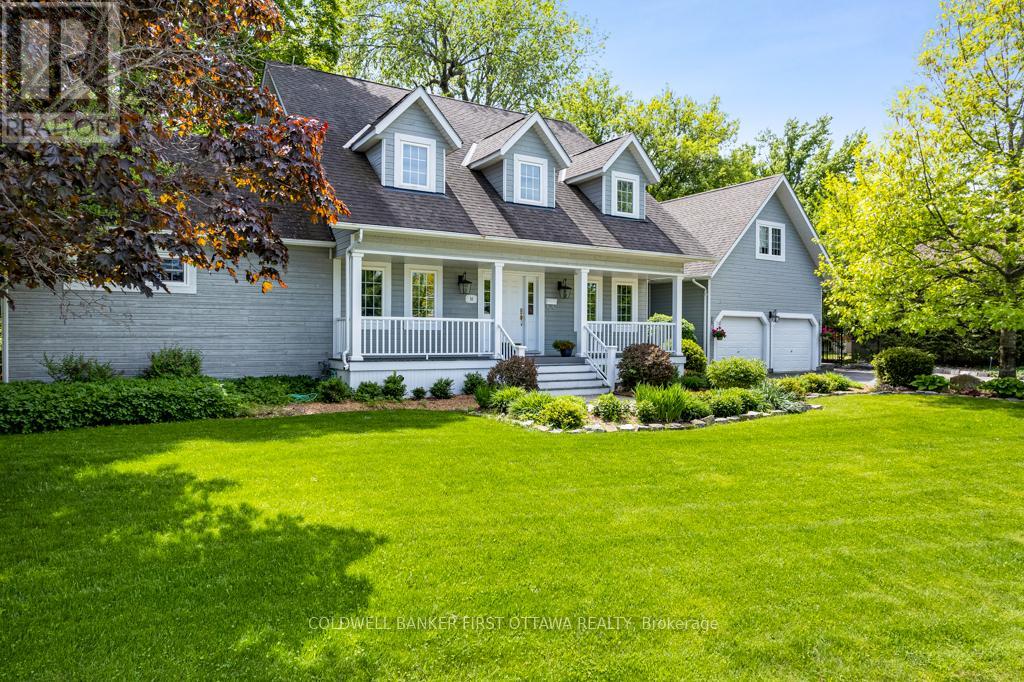 10 PERKINS BOULEVARD, Perth, Ontario