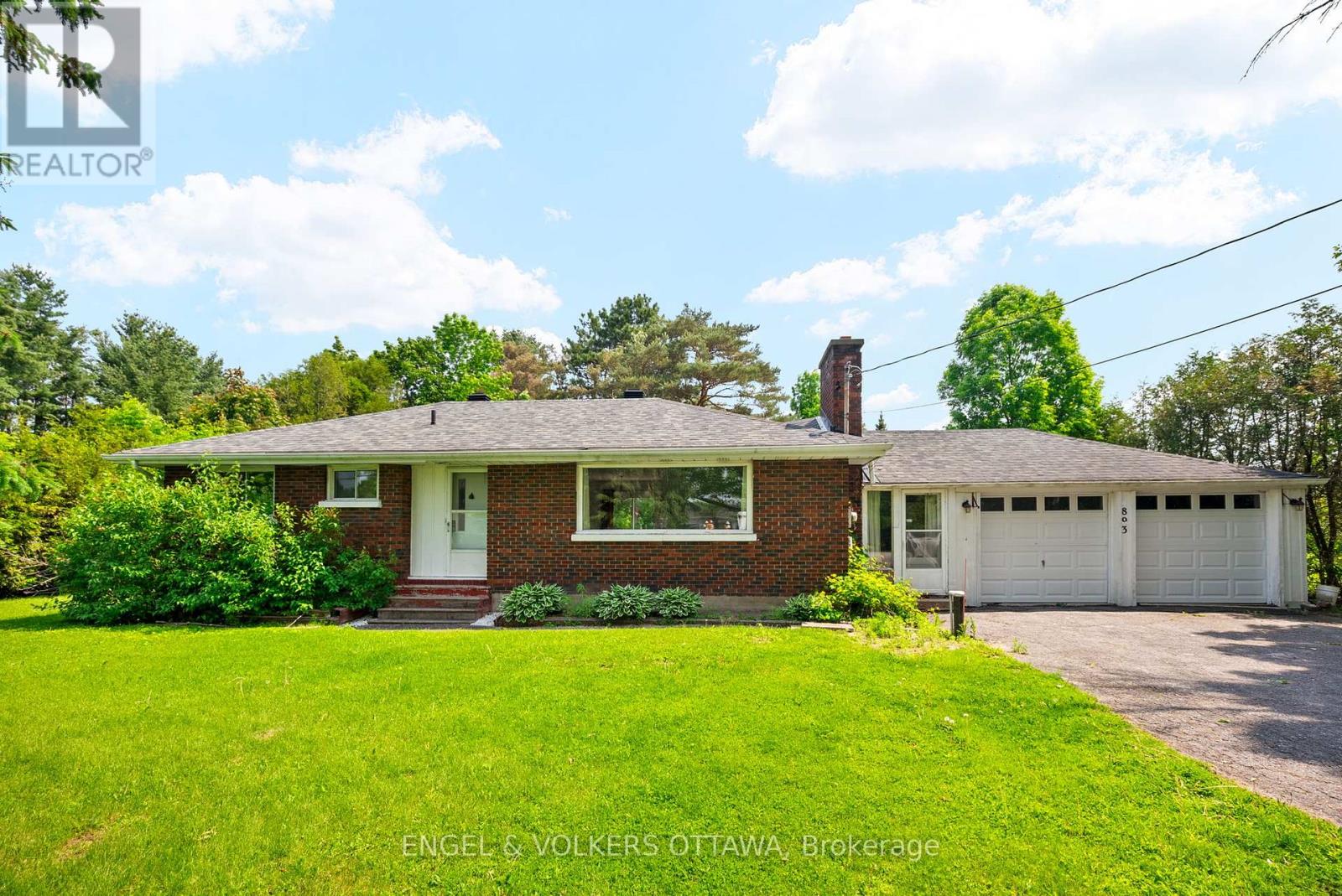 803 RIVER ROAD, Ottawa, Ontario