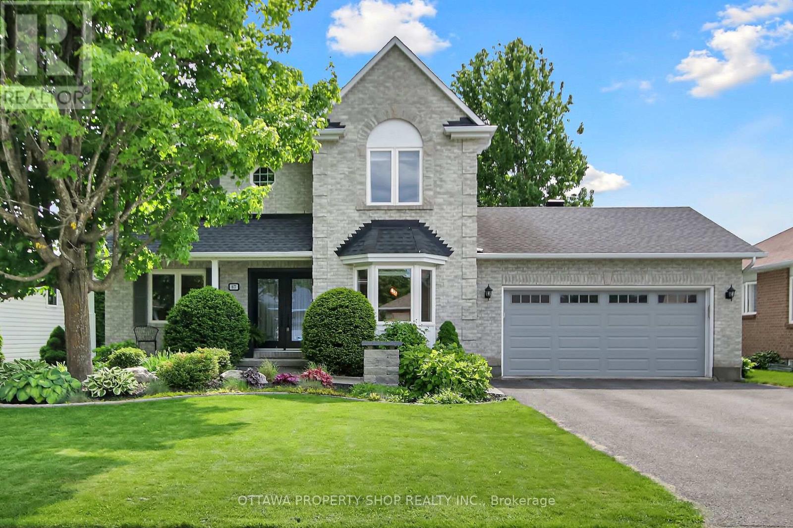 67 CRANTHAM CRESCENT, Ottawa, Ontario