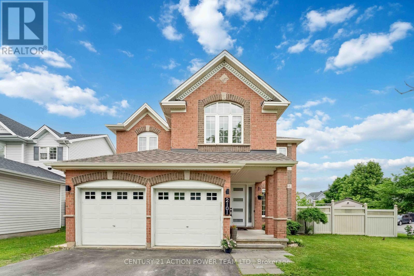 2101 HALLENDALE STREET, Ottawa, Ontario