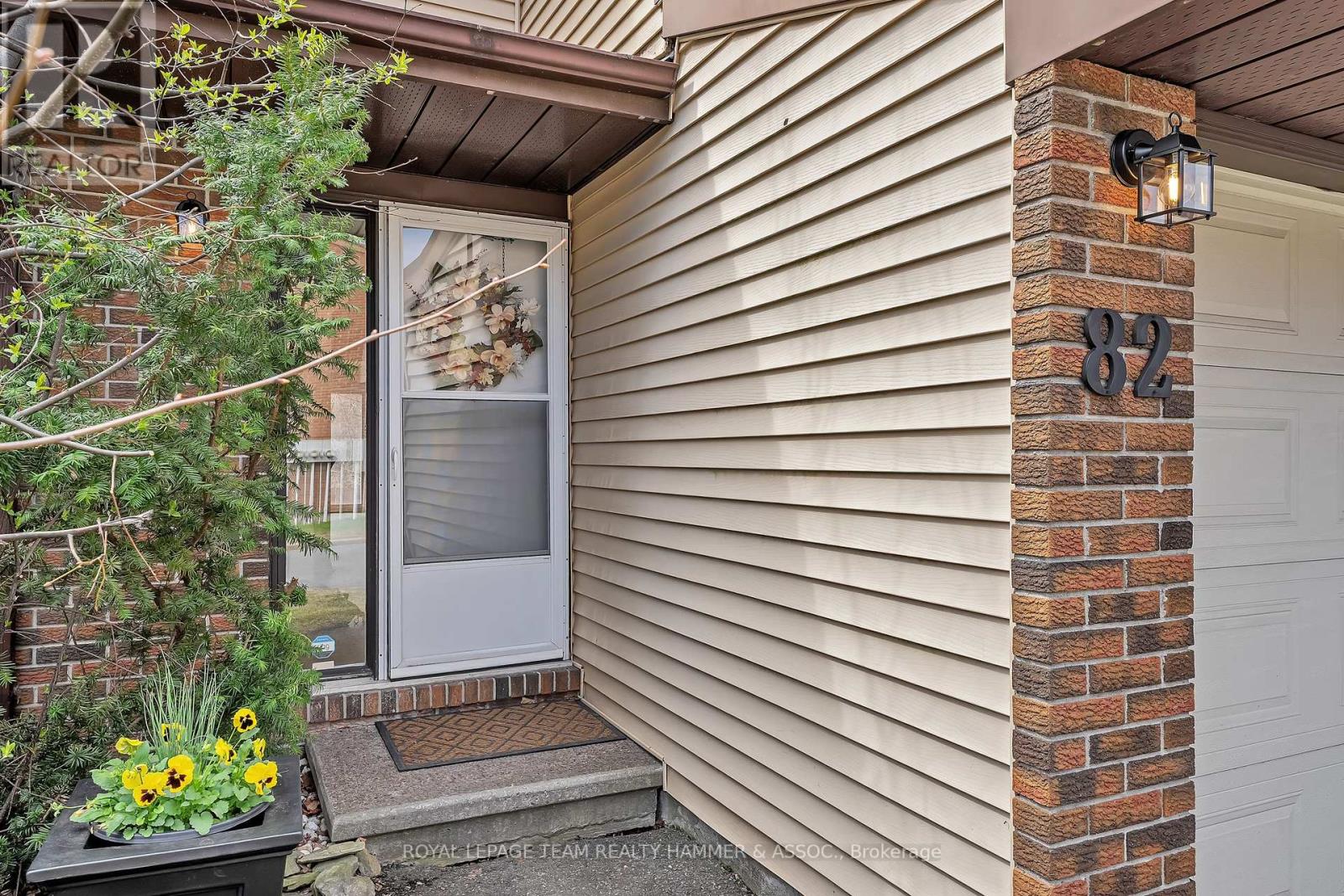82 BANEBERRY CRESCENT, Ottawa, Ontario