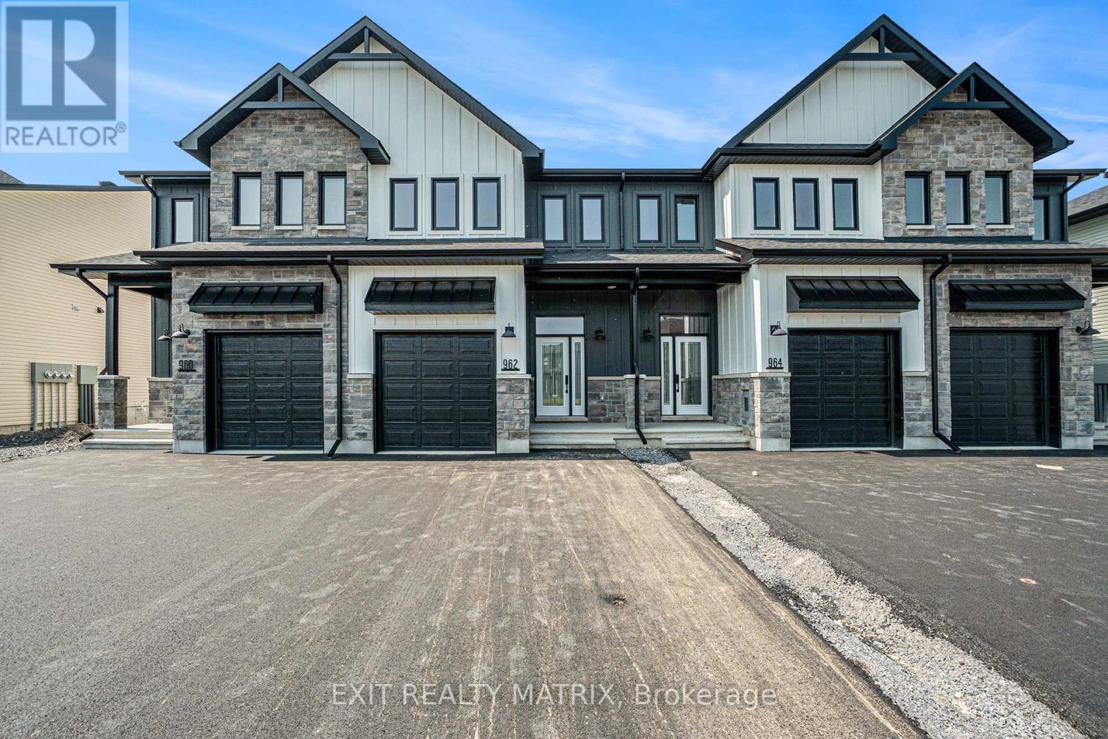 962 COLOGNE STREET, Russell, Ontario